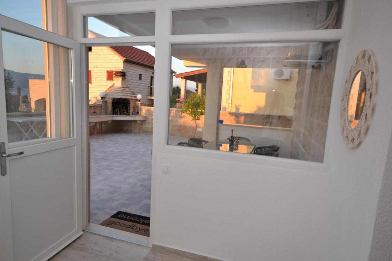 Luxury Apartment "Blue Diamond" Postira Exterior foto